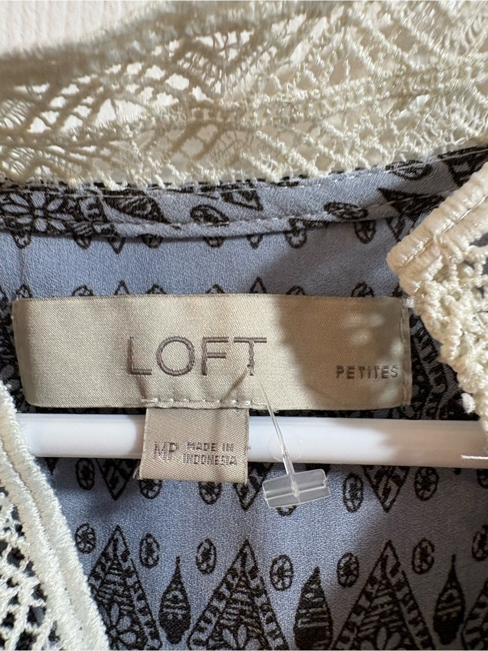 LOFT Petites Floral Boho Blouse MP Lace Trim Mixed Print Long Sleeve Top - Picture 3 of 5